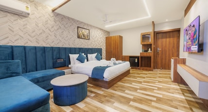Hotel Golden Peacock - 5min From Har Ki Pauri Room Type - FAMILY SUITE ROOM Hotel Golden Peacock - 5min From Har Ki Pauri Room Type - FAMILY SUITE ROOM