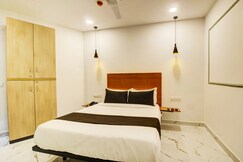 Super Townhouse Rcc Hotel Banjara Hills