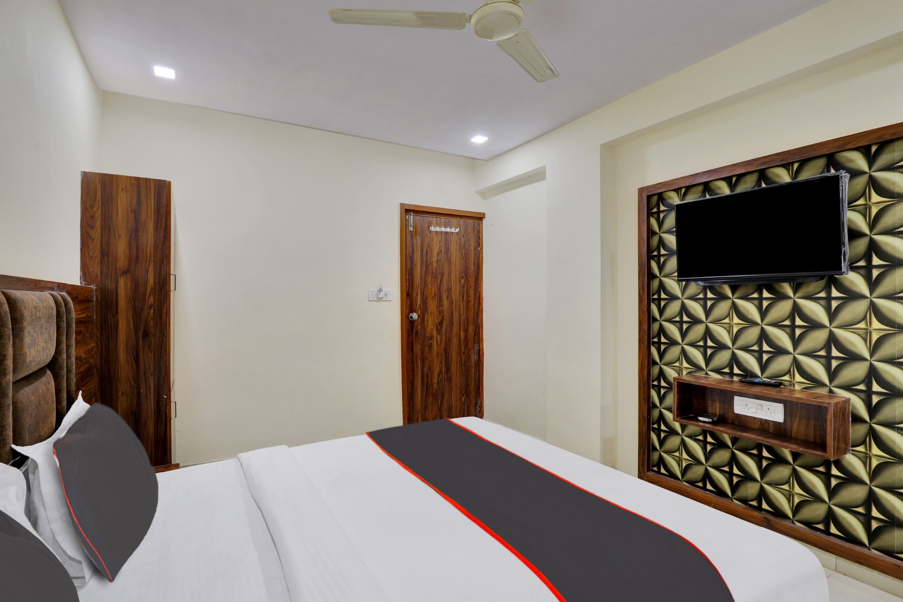 Hotel O Neelkamal - Tap to explore photos