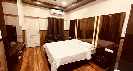 Hotel Vaibhav Palace Room Type - DOUBLE PREMIUM AC