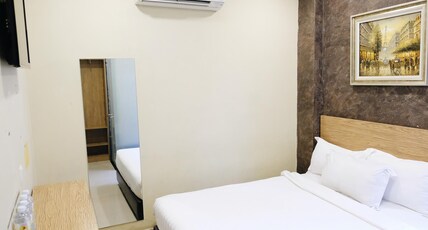 Era Plus Hotel Room Type - Deluxe Queen Room (With Window)