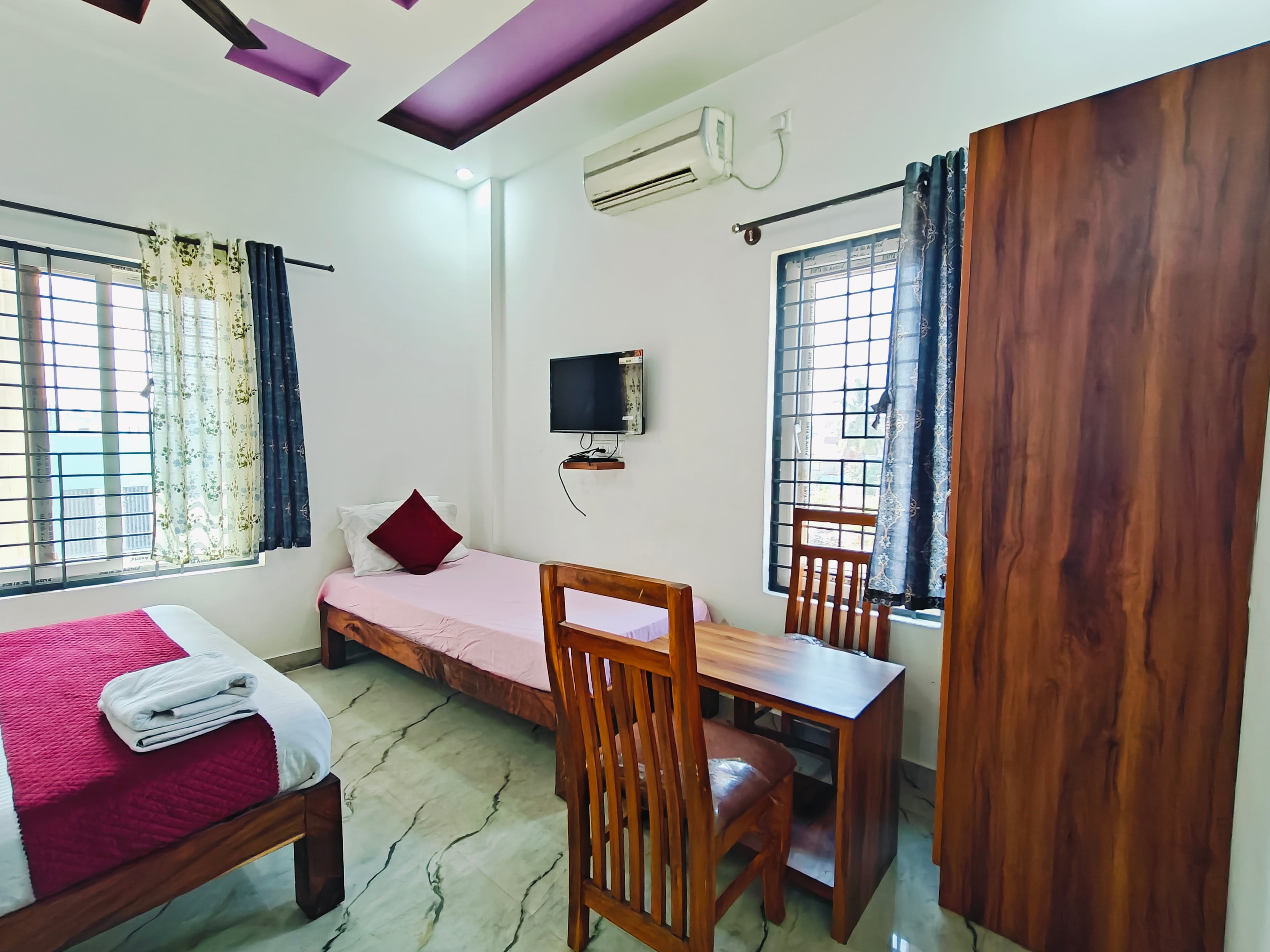 PPH Living Jai Maruthi Boarding & Lodging - Tap to explore photos