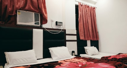 Hotel Marwari Room Type - Triple Bed Room with Air Conditioning Hotel Marwari Room Type - Triple Bed Room with Air Conditioning
