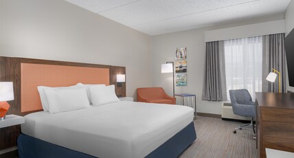 Hampton Inn by Hilton ALTOONA Room Type - 1 QN MOB HEAR ACC TUB NS