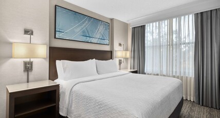 Hampton Inn & Suites by Hilton Downers Grove Chicago Room Type - 1 KING TWO RM HEARING ACC