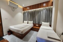 HOTEL RUDRAKSH