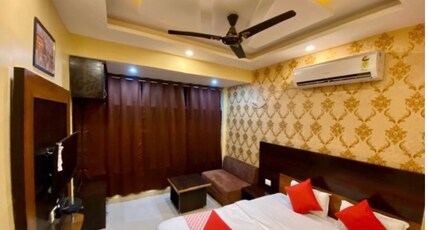 Hotel JK Palace Room Type - Deluxe AC Room