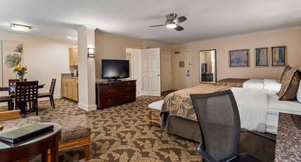 Best Western Plus Island Palms Hotel & Marina Room Type - Studio Suite - 2 Queen Beds, Mobility Accessible, Roll In Shower, View, Mini Suite, Non-Smoking