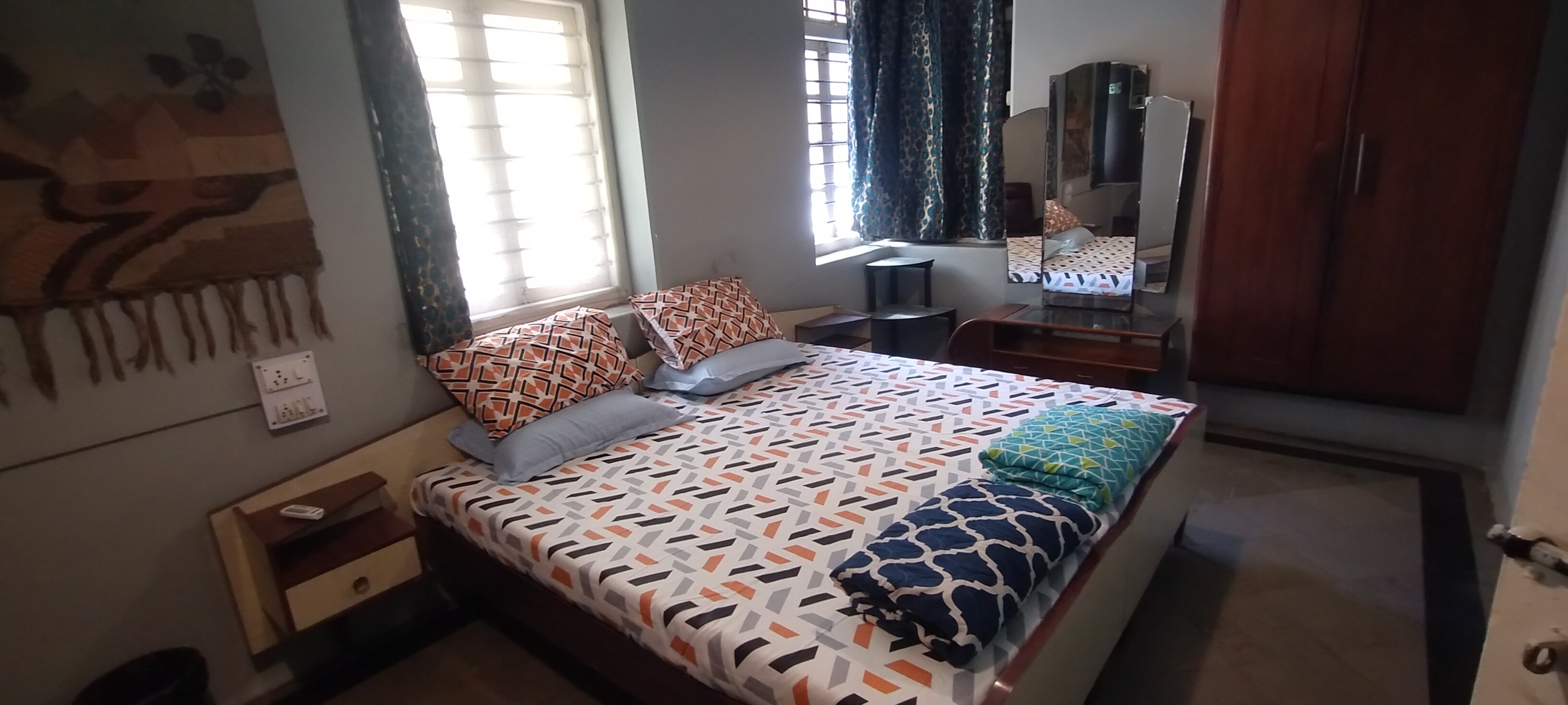 Madhav Bhavan Guest House Pune - Tap to explore photos
