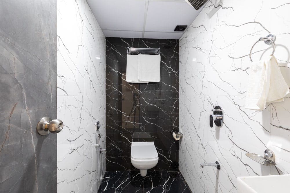 BKC NX Rooms and Caretaker - Tap to explore photos