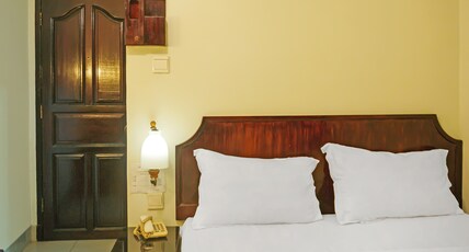 Collection O 92690 Hotel Limas Room Type - Indonesia Suite Double