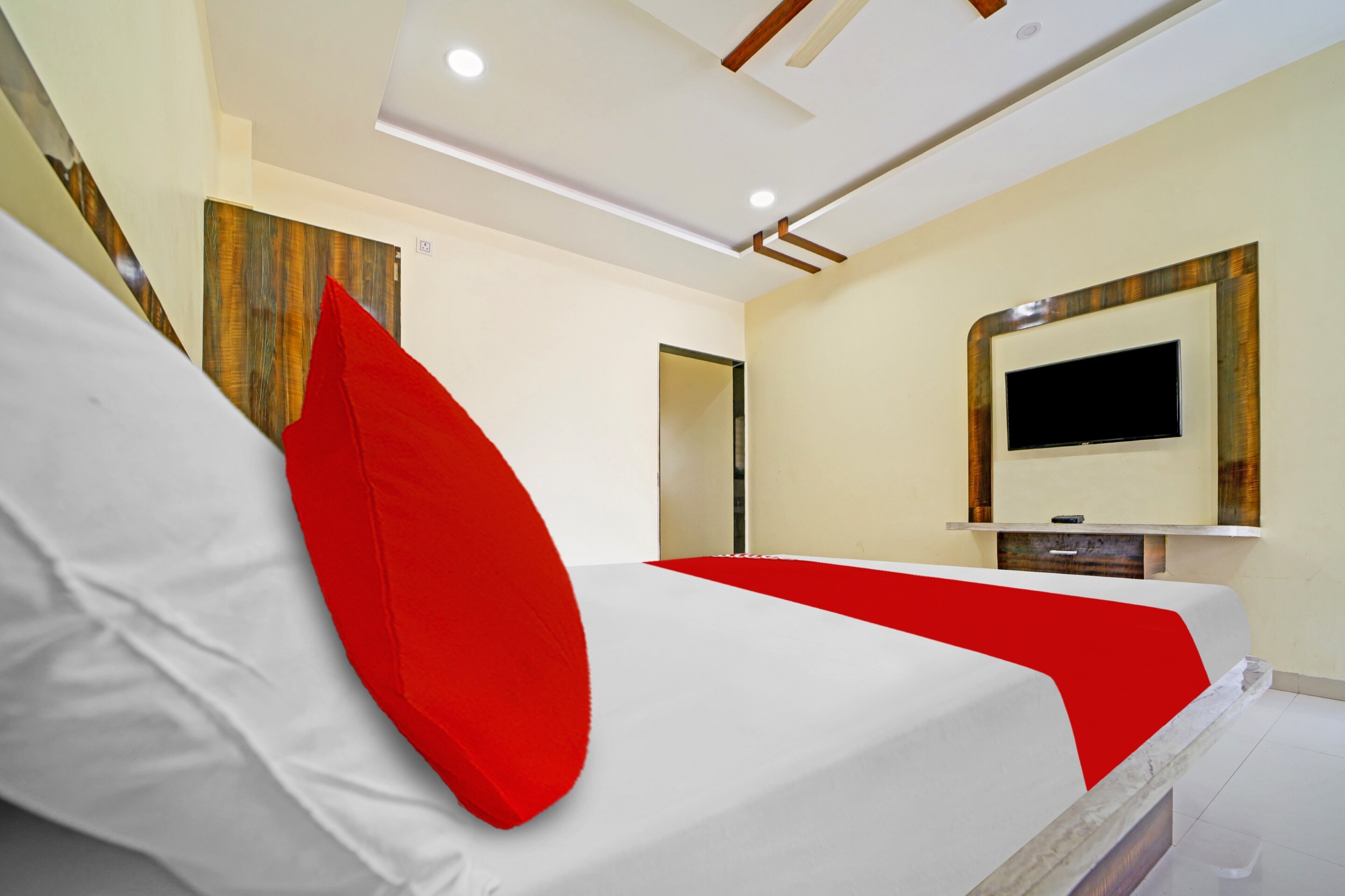 Hotel O JVS Park Inn - Tap to explore photos