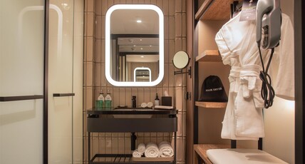 DoubleTree by Hilton Lima San Isidro Room Type - 1 KING BED PREMIUM