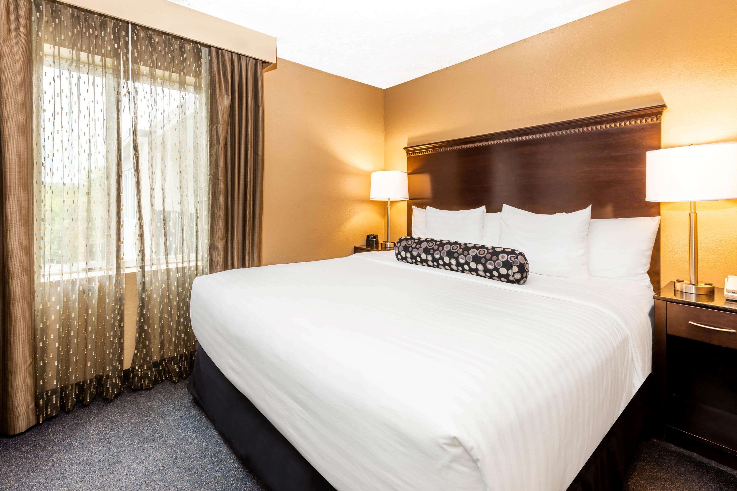 La Quinta Inn & Suites by Wyndham Seattle Downtown - Tap to explore photos