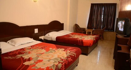 Jays Inn Homestay | Rooms & Guided Treks Room Type - Family Room