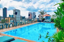 Happy Life Grand Hotel & Sky Bar