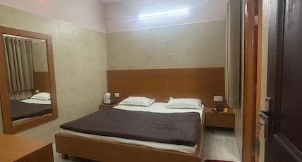 Hotel Shri Amarnath Room Type - suite room four bed Hotel Shri Amarnath Room Type - suite room four bed