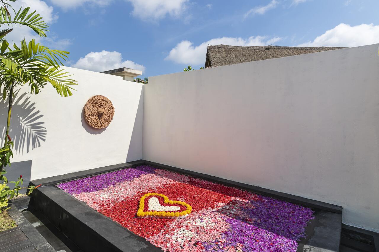 Amatara Abirama Villas - Tap to explore photos