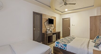 Shree Kailash Hotel & Restaurant Room Type - DOUBLE BED DELUXE ROOM