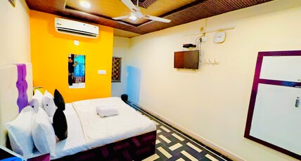 Hotel New Sun N Rock ( 1km from Nakki Lake ) Room Type - Deluxe Ac Room