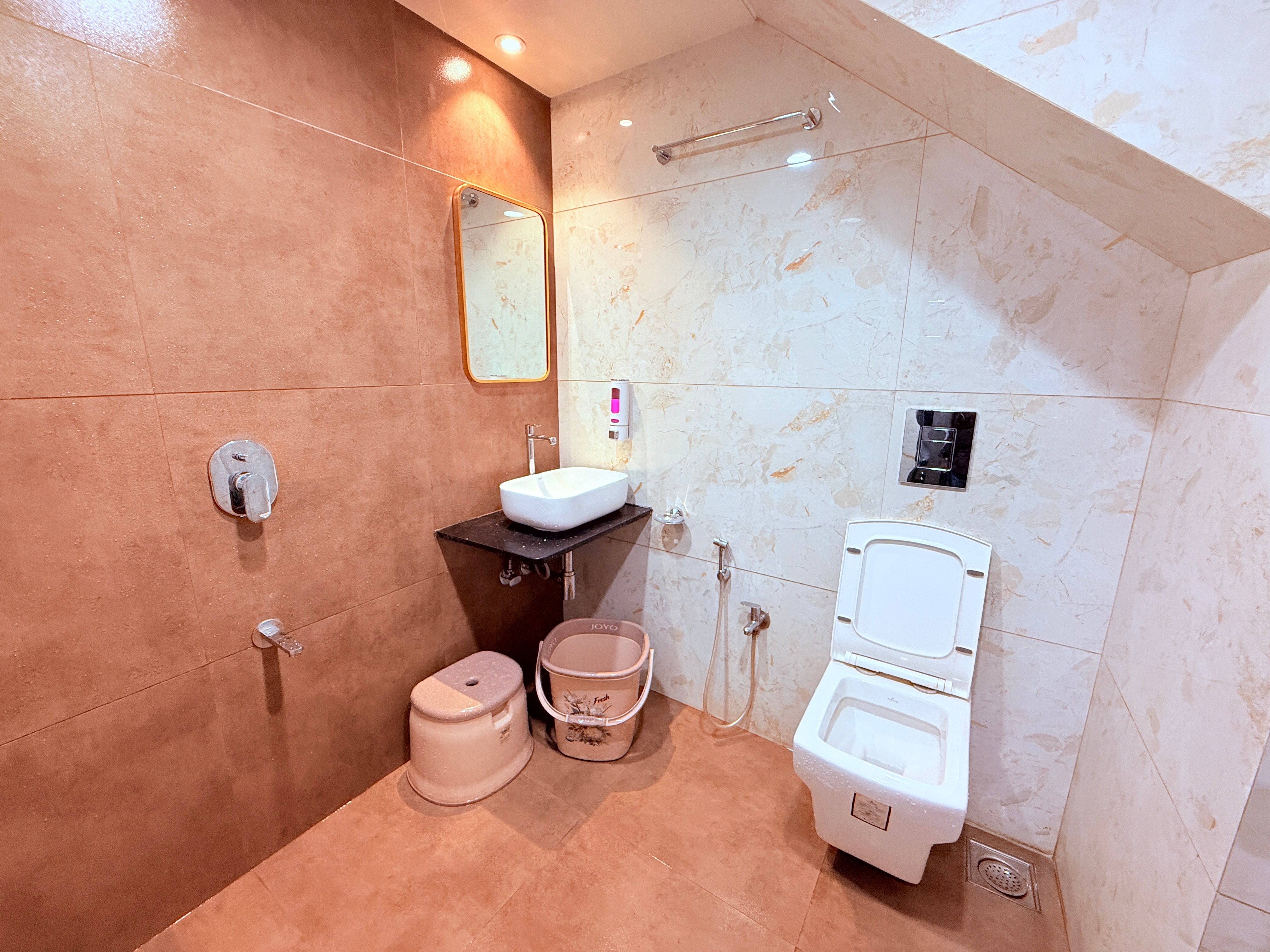 LE GLANCE Rooms & Dormitory - Tap to explore photos