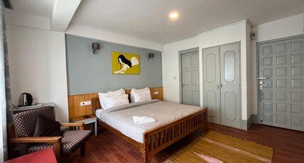 Mellow Fellow Rooms And Hostel Room Type - Deluxe Room