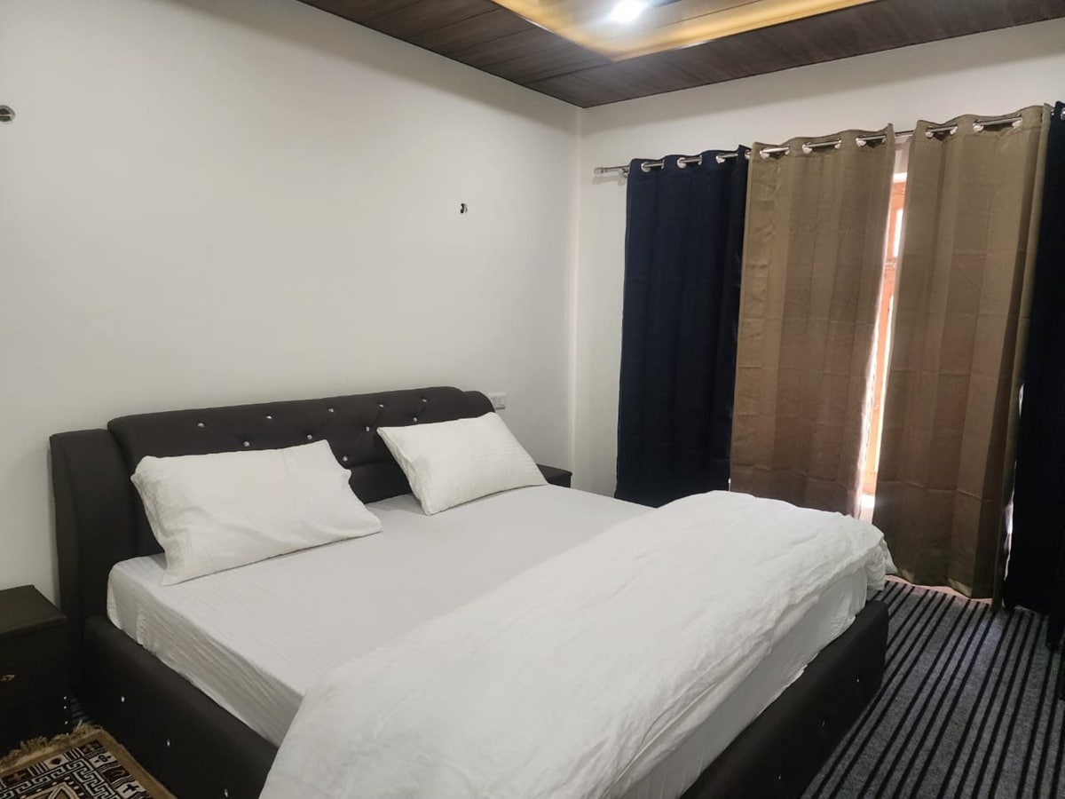 Hotel Divya Shakti Inn - Tap to explore photos