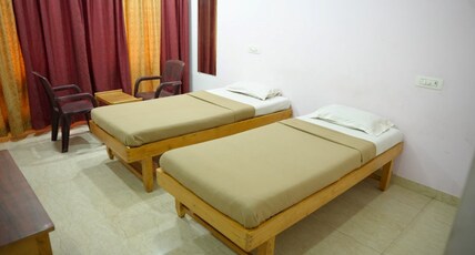 Hotel Ratnesh Premium Room Type - Super Deluxe Room Ac