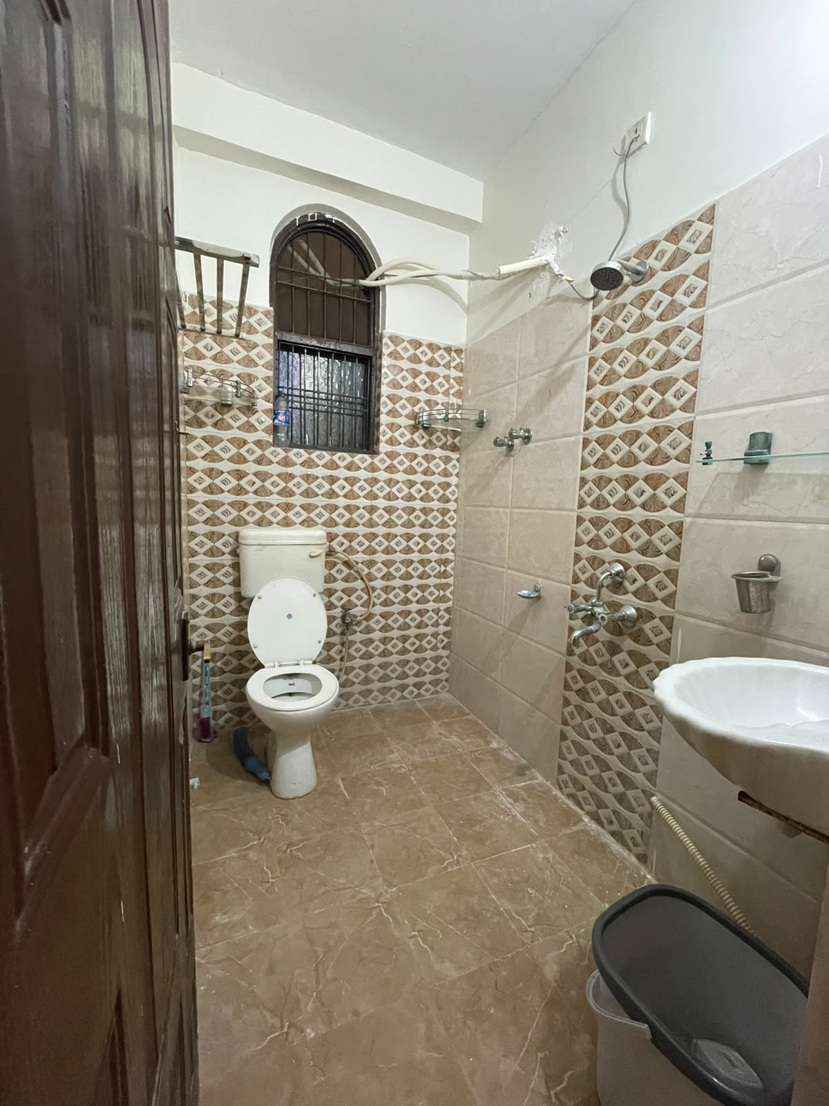 Leela homestay-kashi-luxury rooms - Tap to explore photos