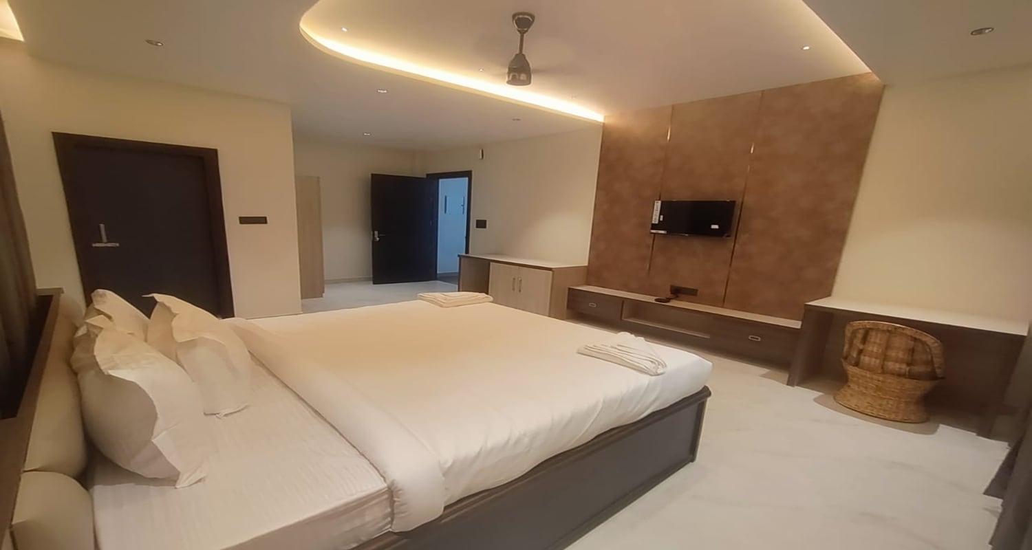 FIREFLY, KAZIRANGA - Tap to explore photos