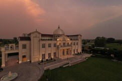 RAJWADA HOTEL AND RESORT