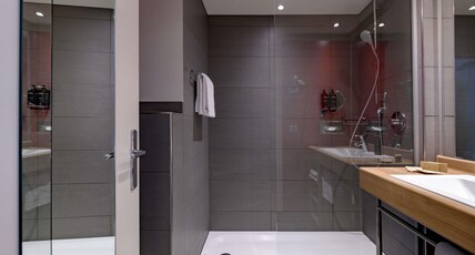 MERCURE STUTTGART APT MESSE Room Type - Superior Room with king-size bed