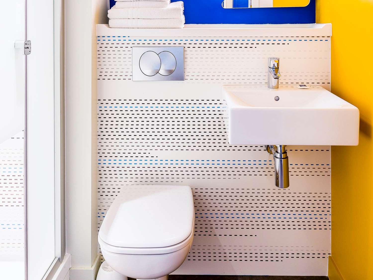 ibis budget Paris Gennevilliers - Tap to explore photos