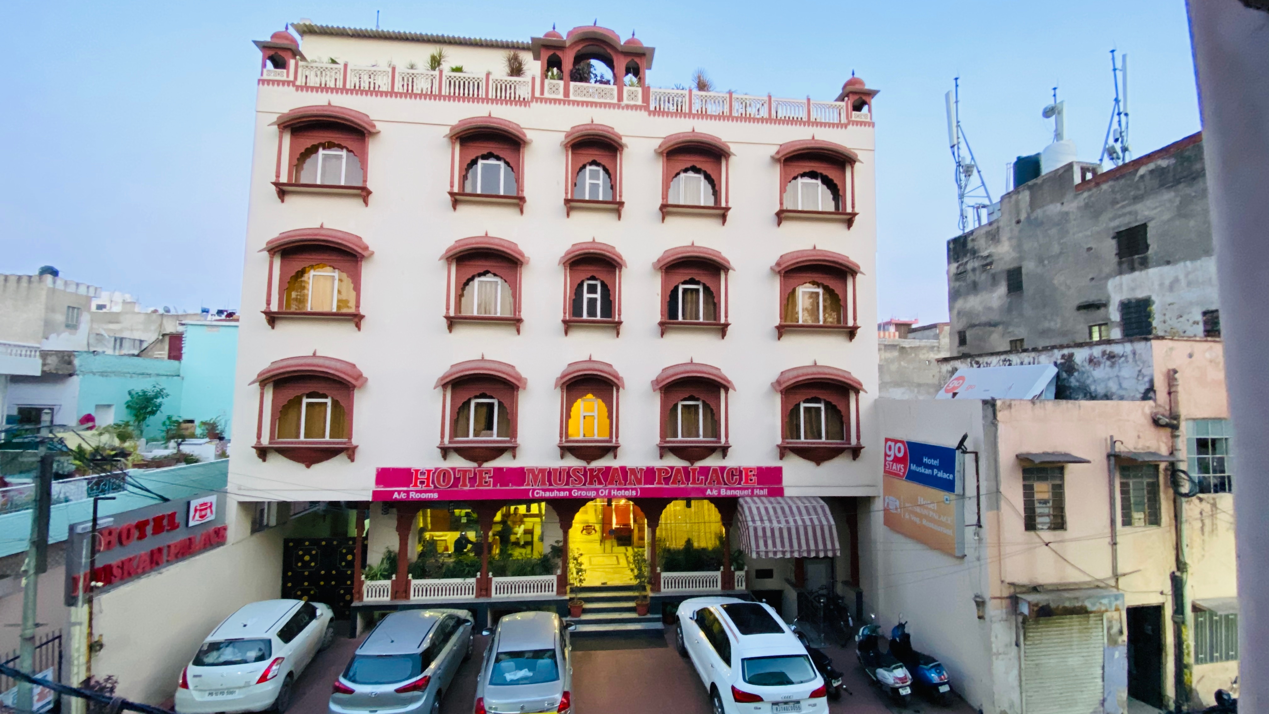 Hotel Muskan Palace - Tap to explore photos