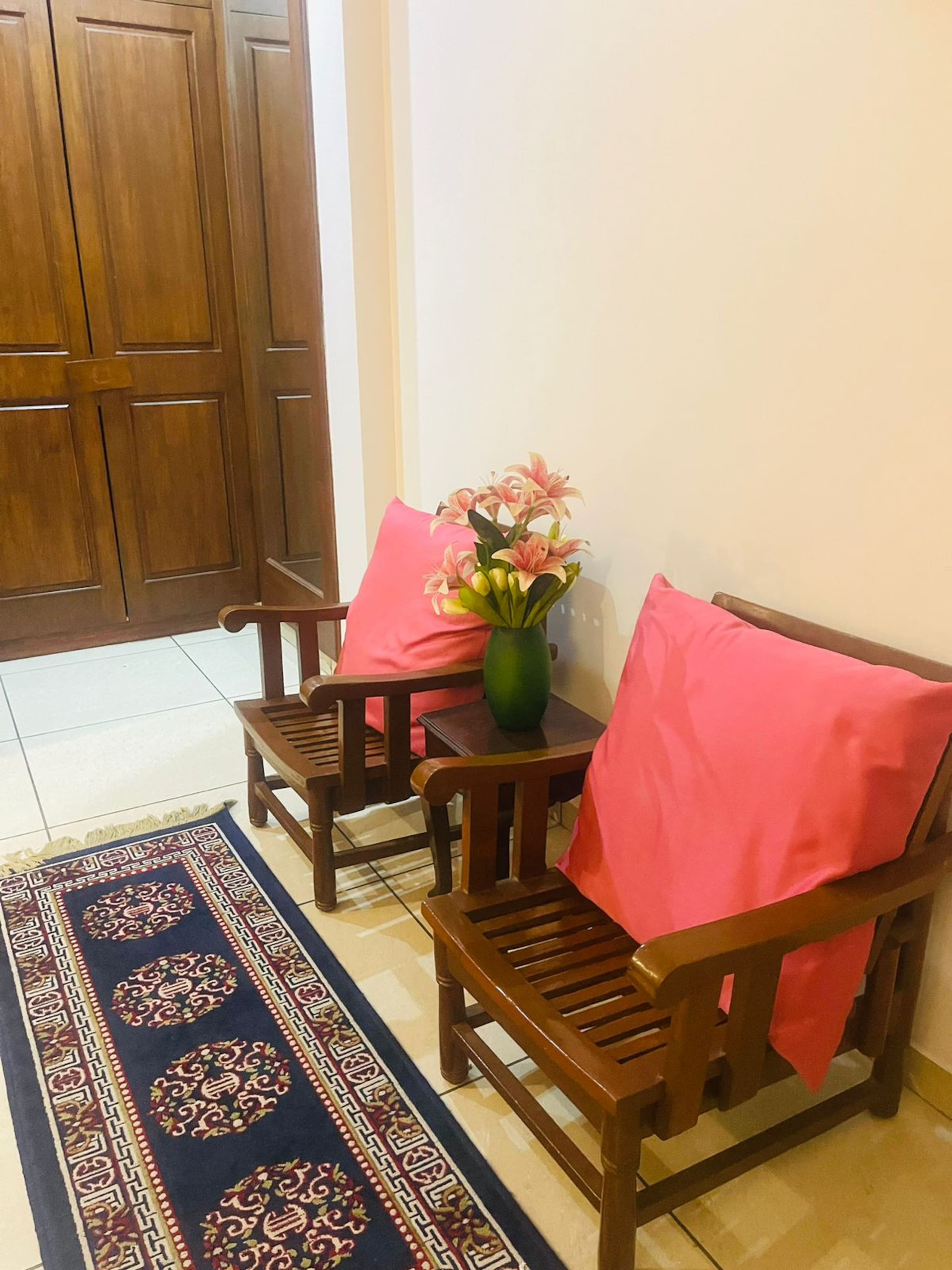 Private Suite room Near Advant Business Park Noida - Tap to explore photos