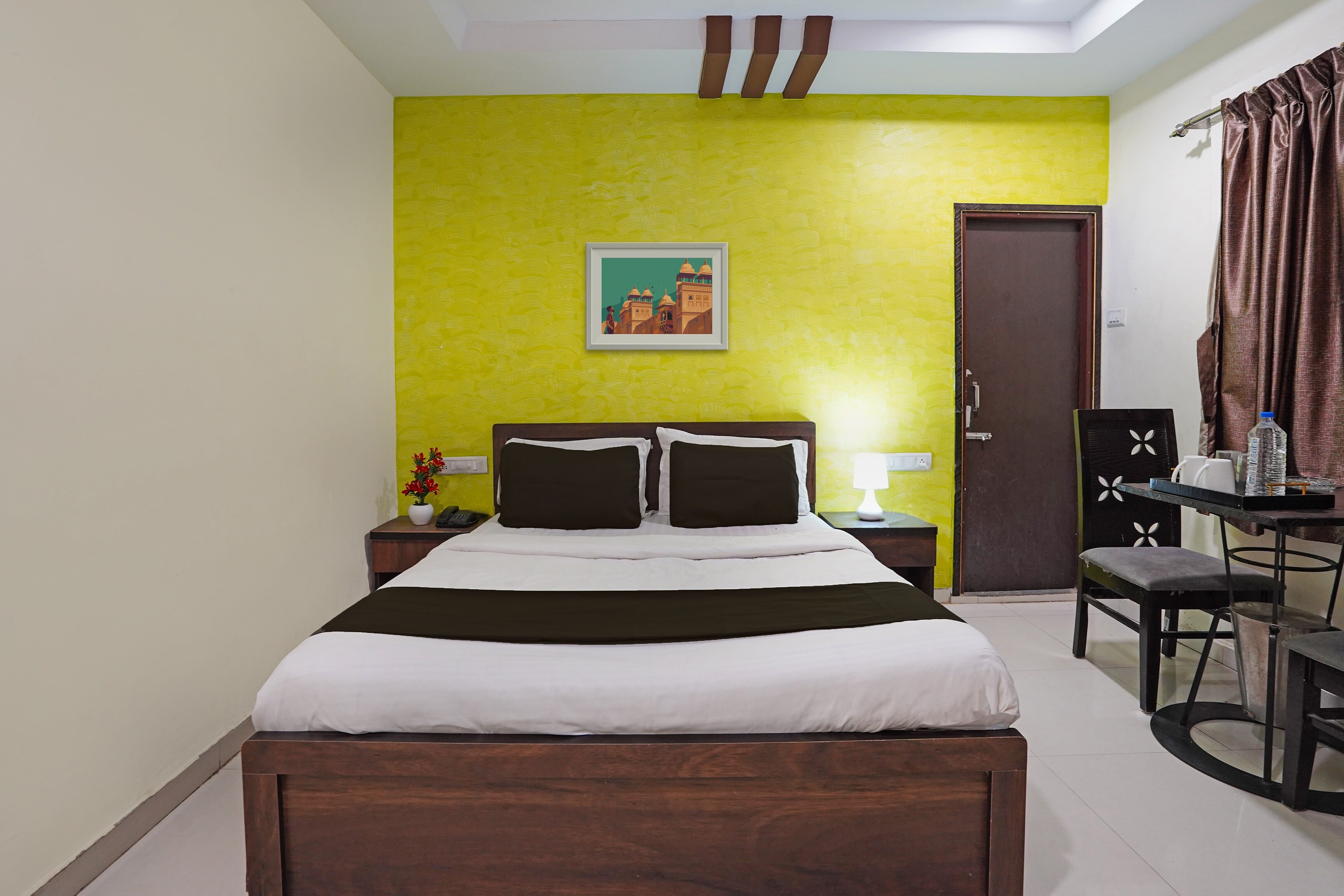 Hotel O Poonam Palace - Tap to explore photos