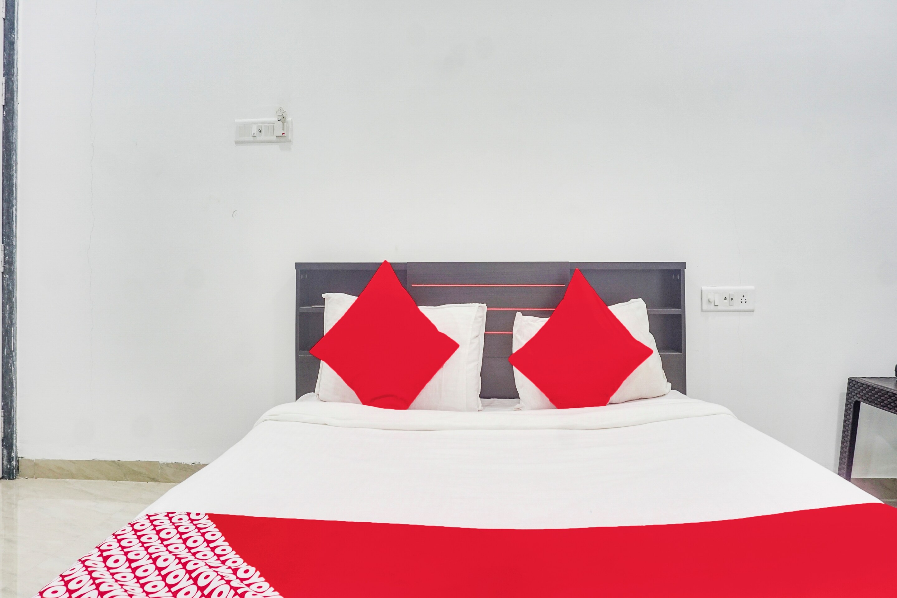 Hotel O Shanaya Inn - Tap to explore photos