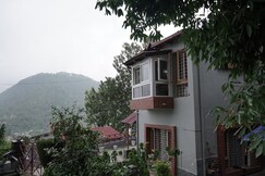 3 bedroom cottage with bonfire