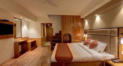 Kanishka, Manali - AM Hotel Kollection (5 mins from Mall Road) Room Type - Family Suite