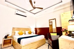 Divine Inn Hotel & Service Apartments, Rajouri Garden
