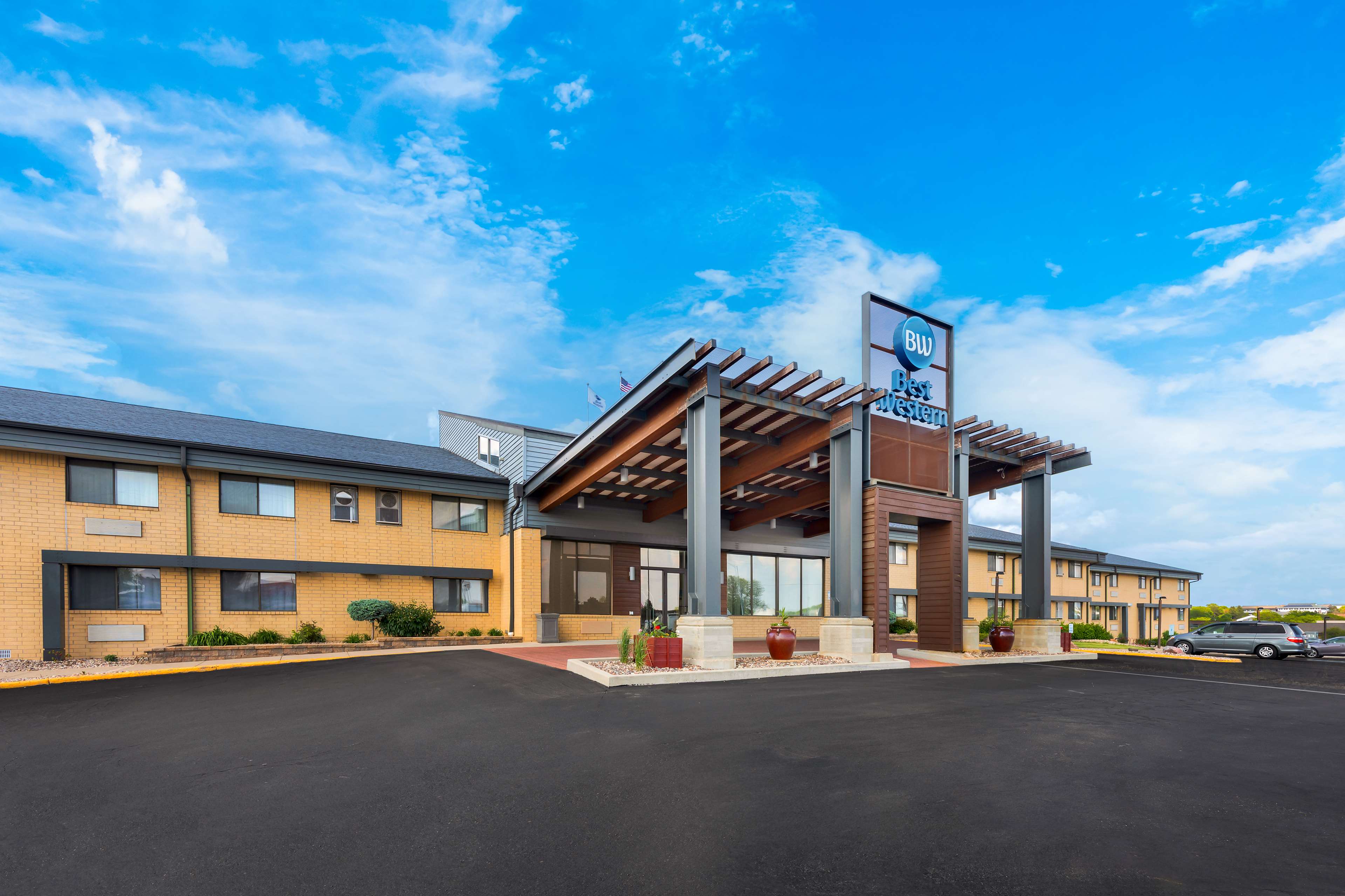 Best Western West Towne Suites - Tap to explore photos