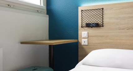 hotelF1 Reims Tinqueux Room Type - Room with 2 single beds and bathroom