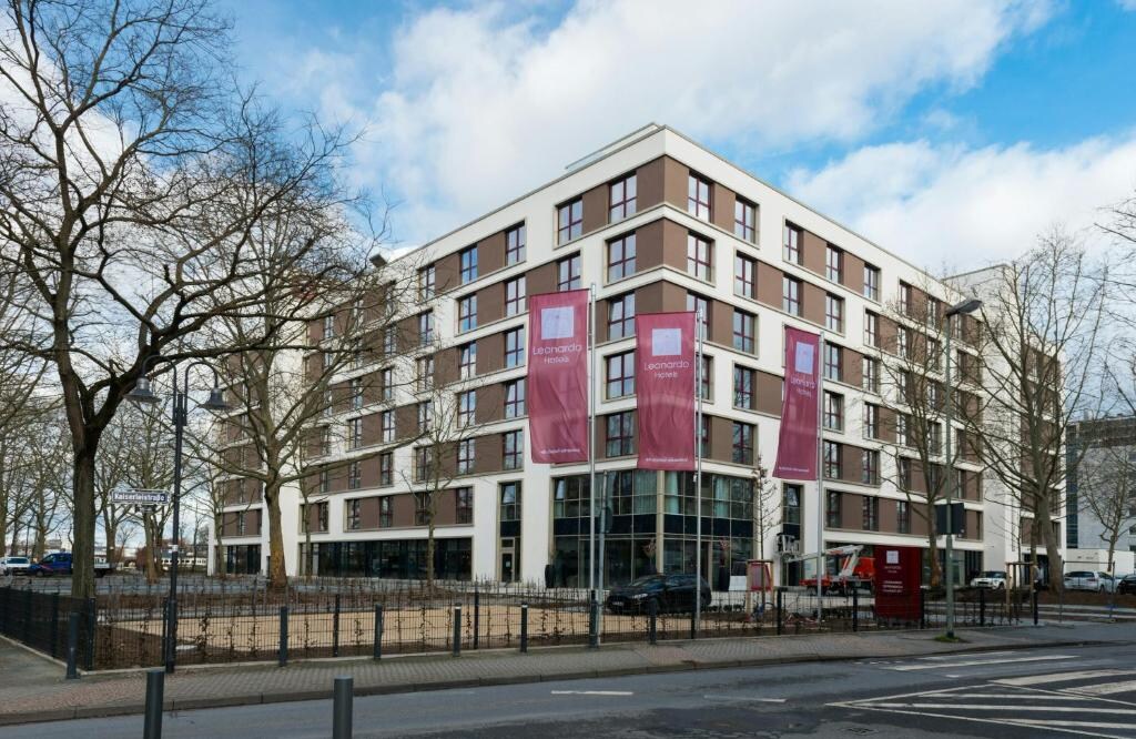 Leonardo Hotel Offenbach Frankfurt - Tap to explore photos