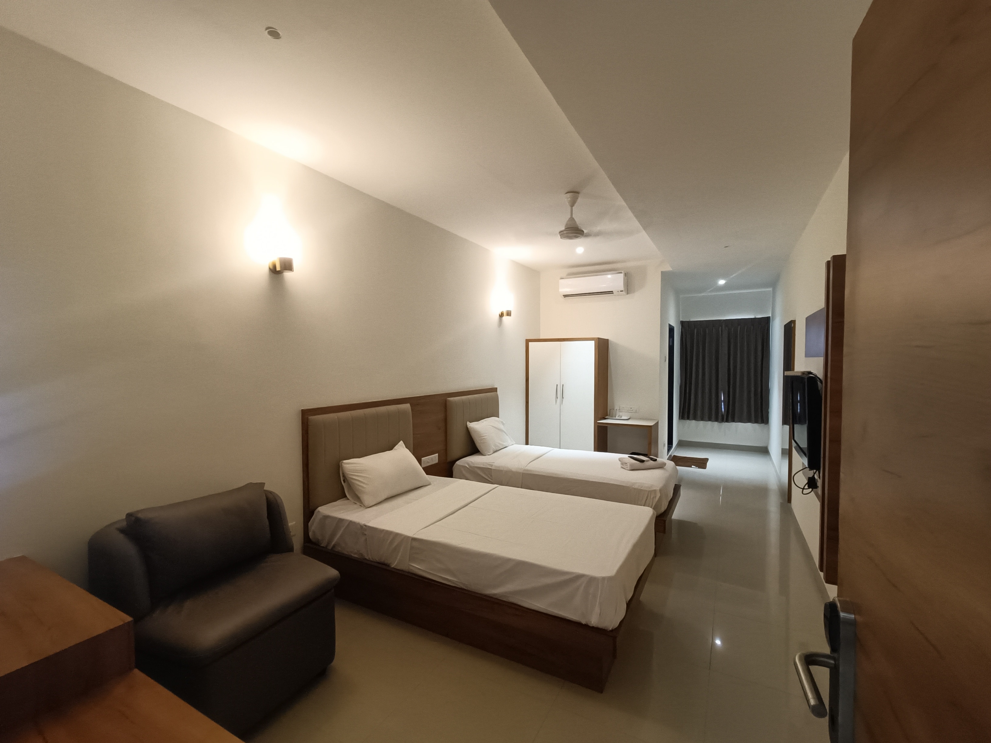 Sri Murugan Residency - Tap to explore photos