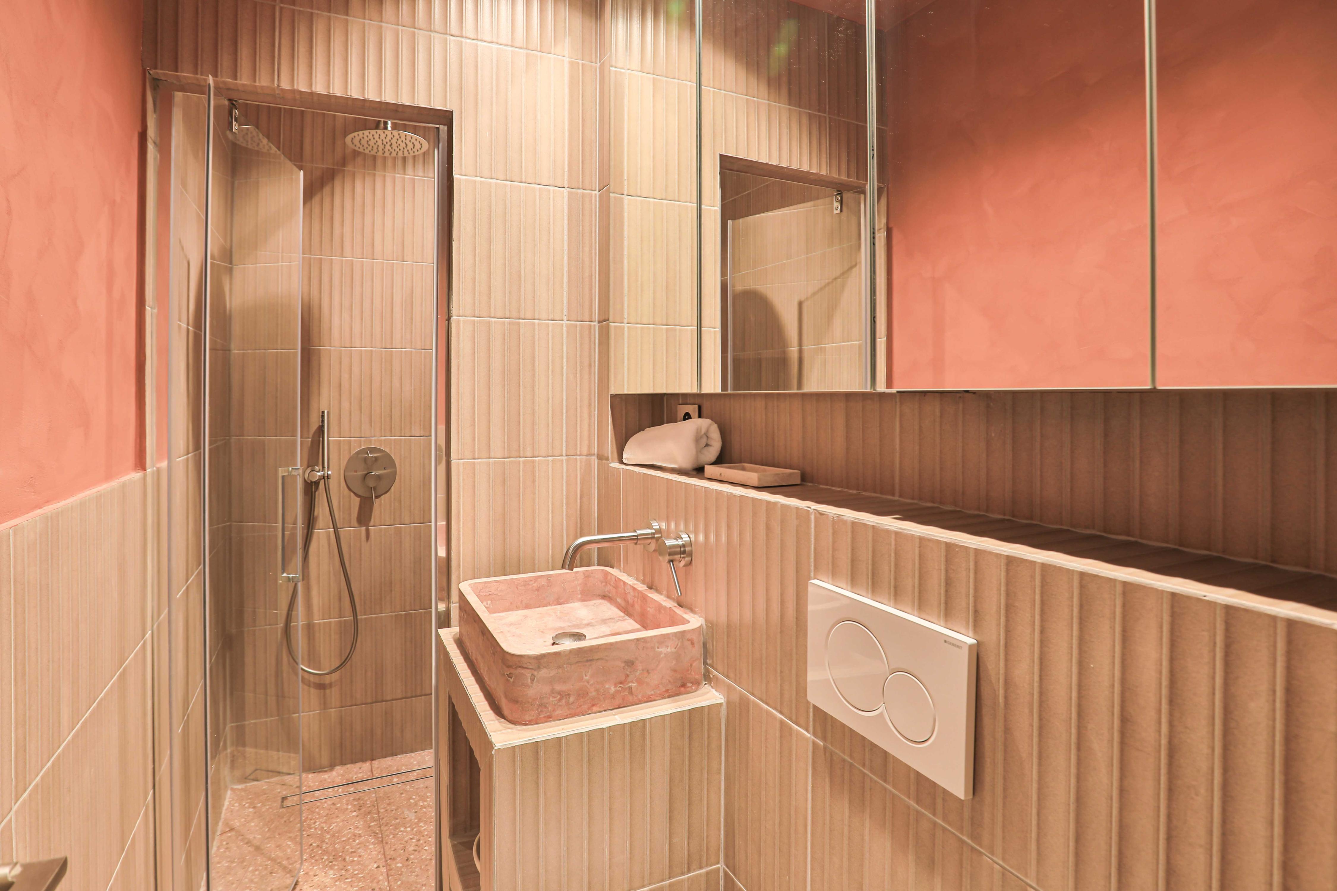 Charming Studio with A/C - 2P - Center St Tropez - Tap to explore photos