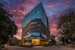 FabHotel Empire Suite