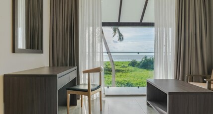 EDASSERY CANAL LAKE RESORT Room Type - Deluxe King Bed Room with Lake View