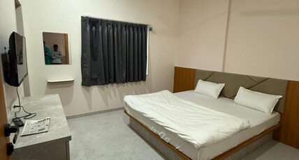 Hotel Mayur Inn Room Type - Deluxe AC Room