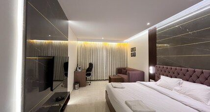 Galaxy Club & Hotel Room Type - Executive Deluxe