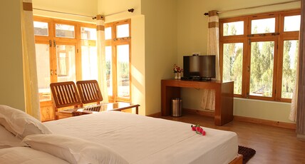 Hotel Om Ladakh Room Type - Deluxe Room with Balcony